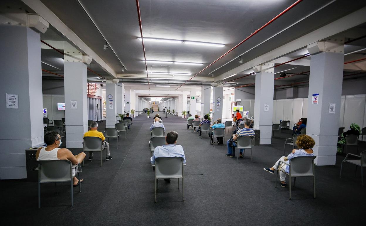 Imagen del centro de vacunación habilitado en el recinto ferial de la capital grancanaria. 