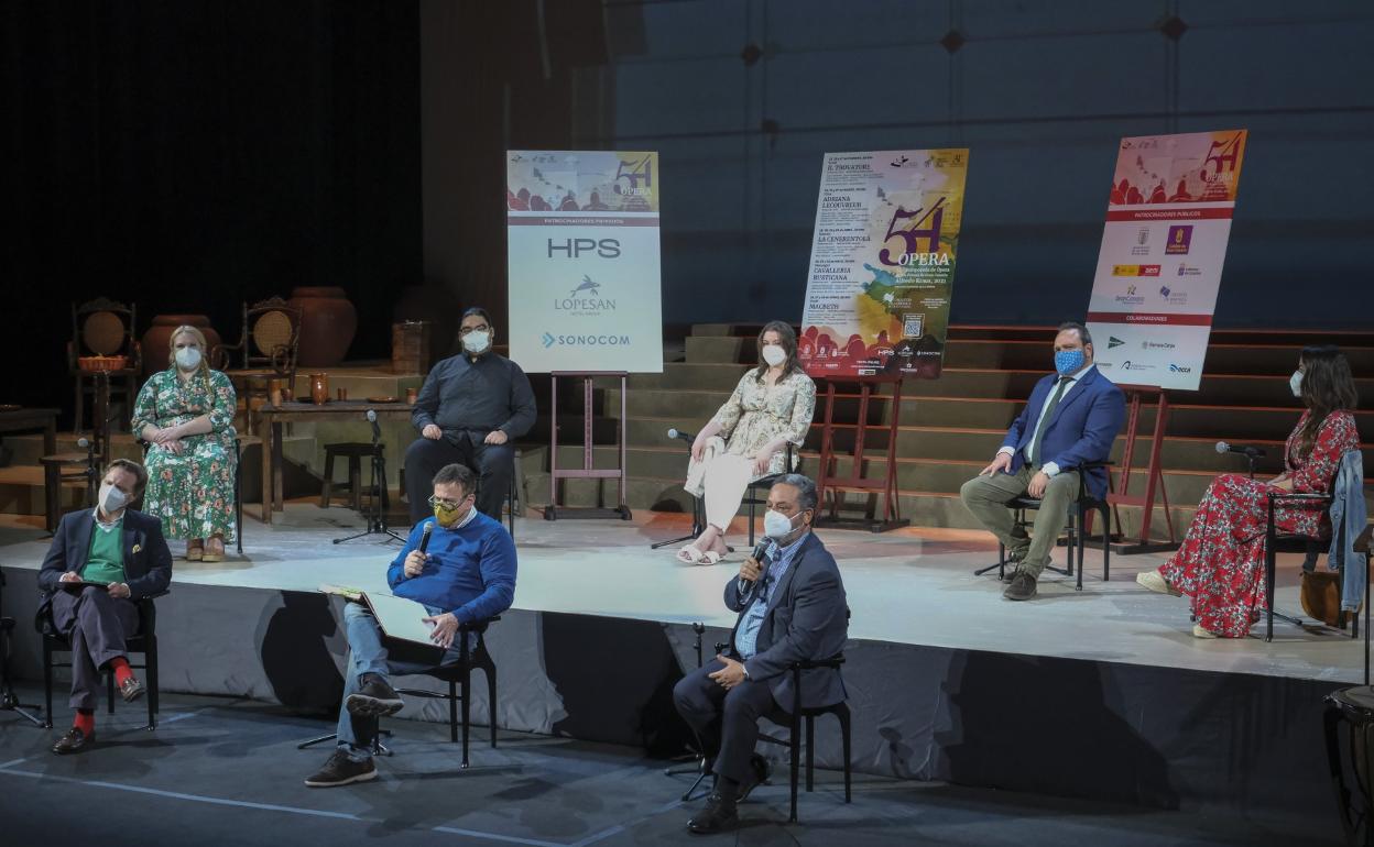 Un momento de la presentación de Cavalleria Rusticana, desarrollada ayer en el Auditorio Alfredo Kraus, donde se representará. 