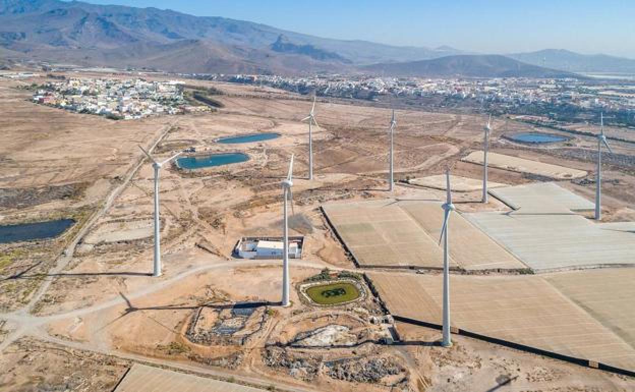 Vista del parque eólico de Ecoener en Llanos de La Aldea, en San Bartolomé de Tirajana. 