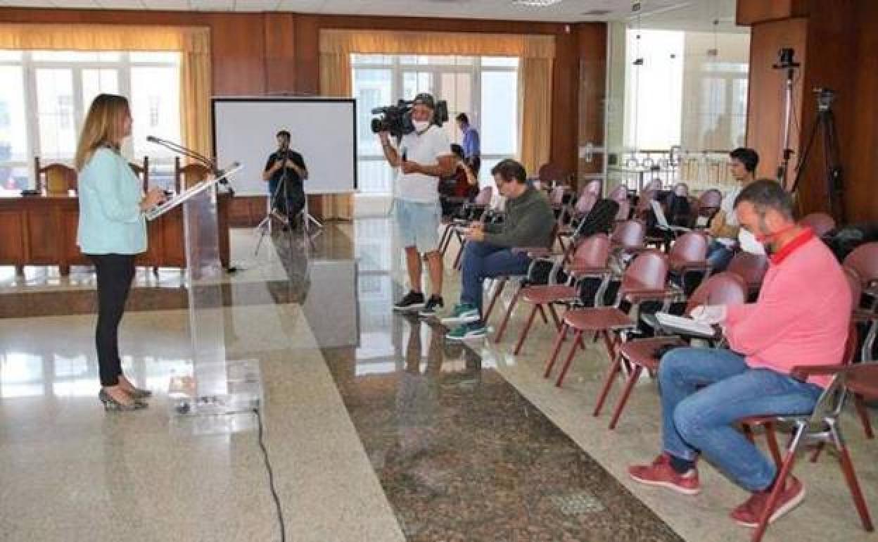 María Dolores Corujo en rueda de prensa. 