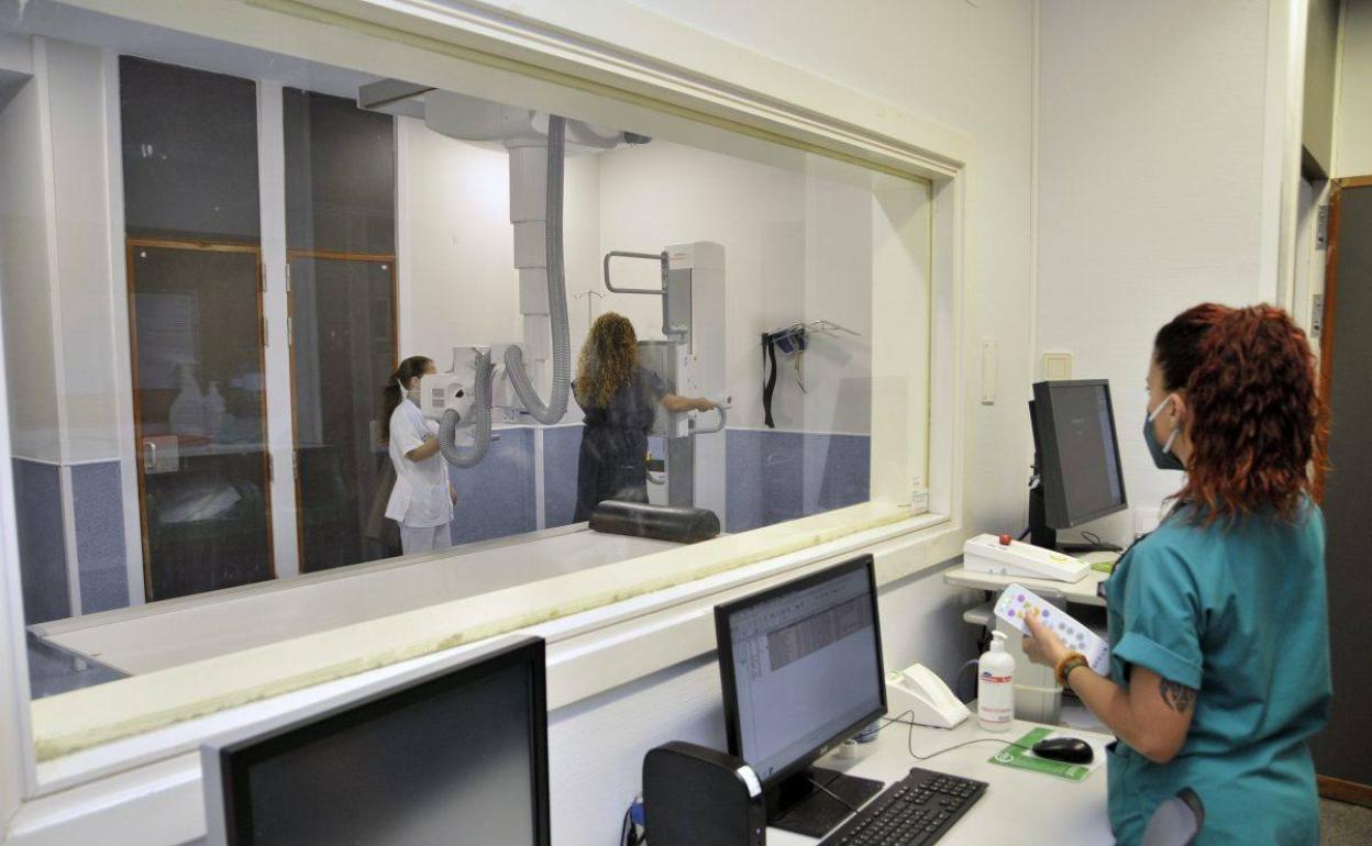 El Hospital Negrín refuerza el servicio de Radiodiagnóstico con nuevos equipos