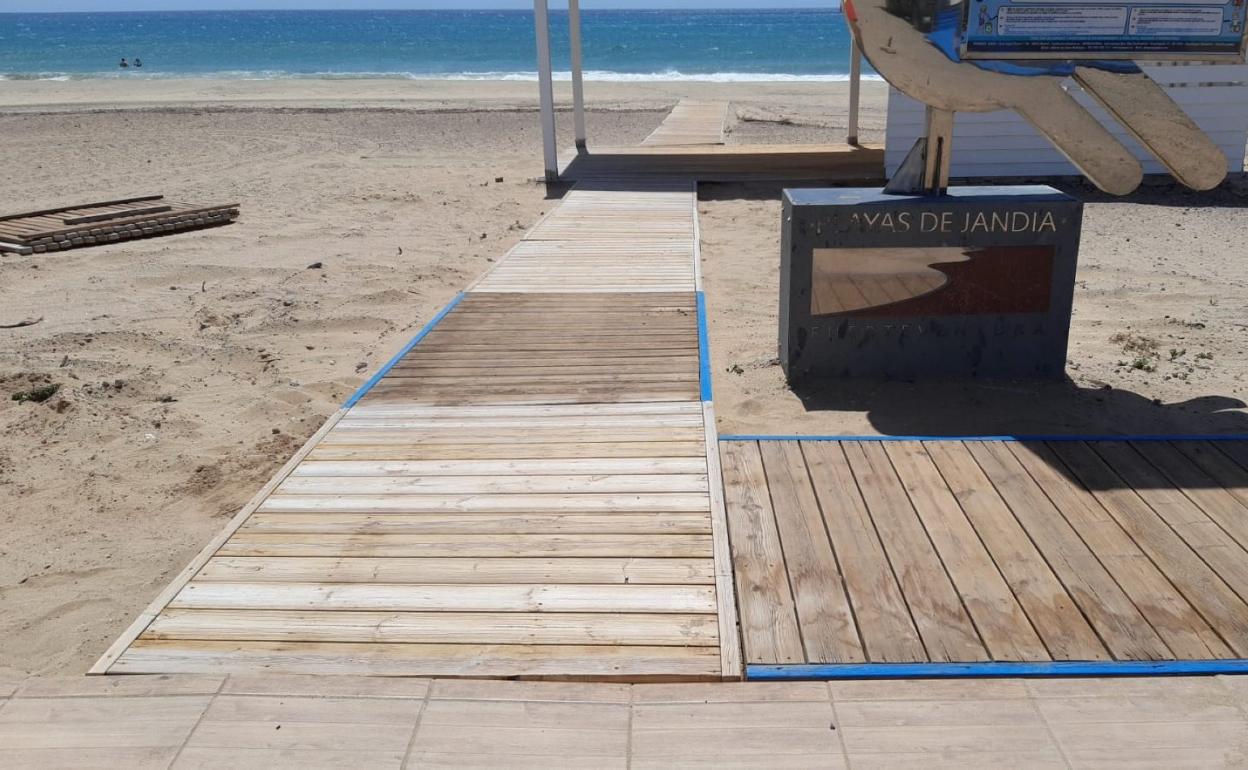 Pasarelas de madera en las playas de Jandía. 