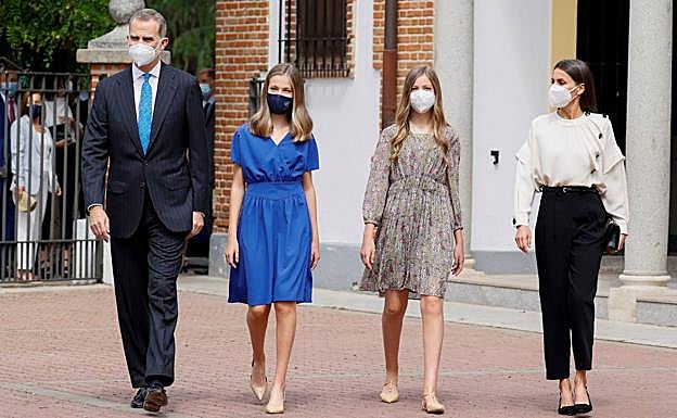 Los Reyes y la infanta Sofía acompañan a la princesa Leonor a recibir la Confirmación en la iglesia deIa Asunción de Nuestra Señora en Madrid.