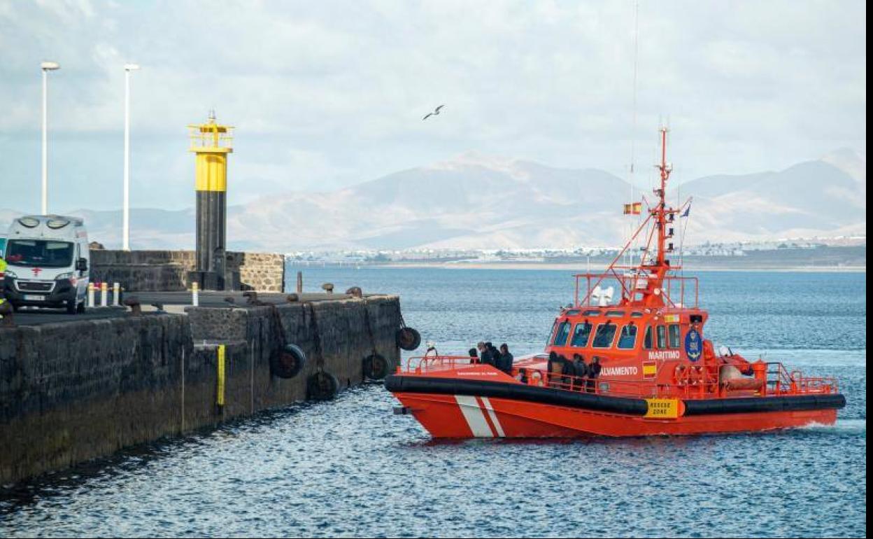 Imagen de una patrulla de Salvamento Marítimo. 
