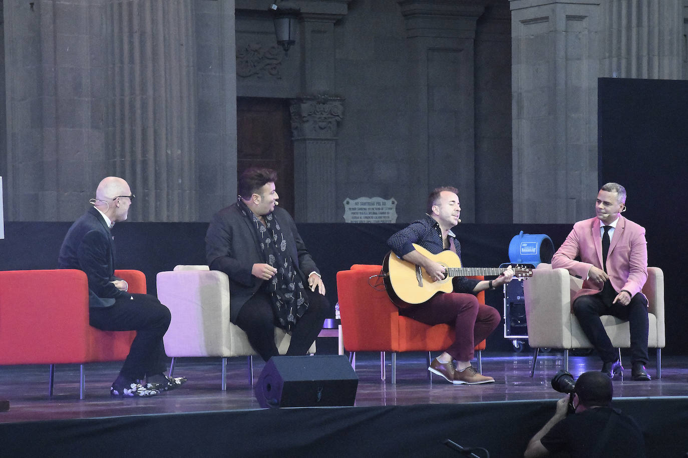 Fotos: Kiko Barroso pregona las fiestas fundacionales