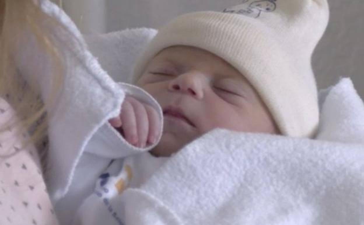 Martina, primer nacimiento en Canarias de 2021. 