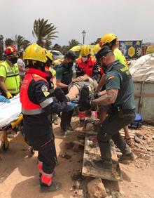 Imagen secundaria 2 - Cuatro heridos por el desplome de un forjado en un edificio de Teguise