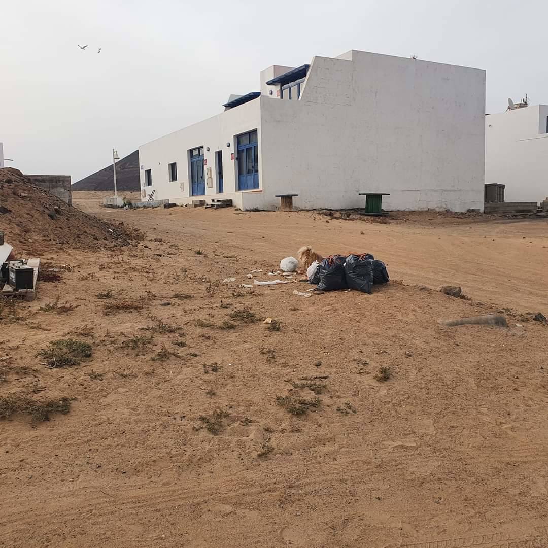Fotos: Caleta de Sebo se llena de desperdicios