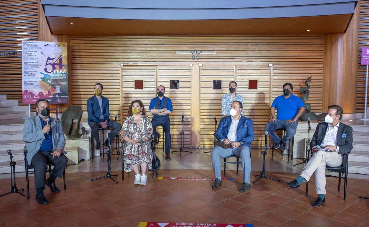 Un momento de la presentación de 'Macbeth', en el hall del Auditorio Alfredo Kraus de la capital grancanaria. 