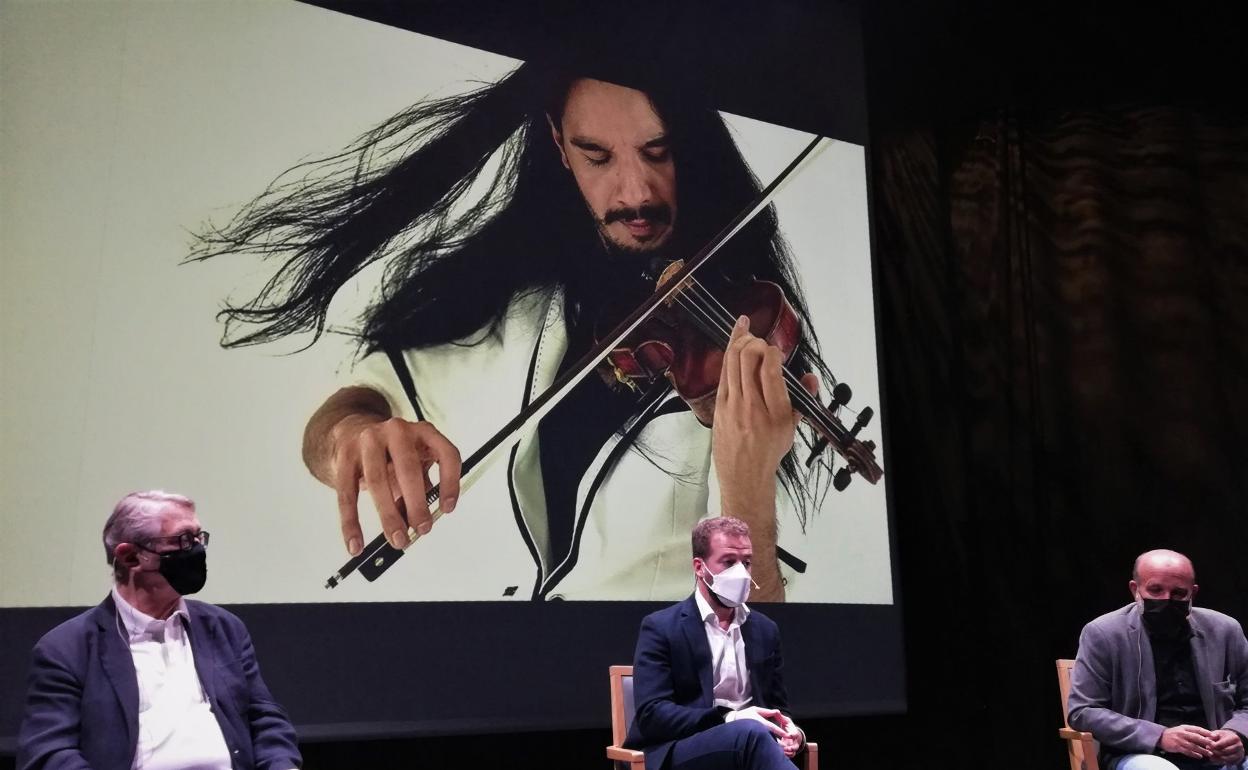 De izquierda a derecha. Víctor Pablo Pérez, Juan Márquez y Jorge Perdigón, ayer, en el Guiniguada. 