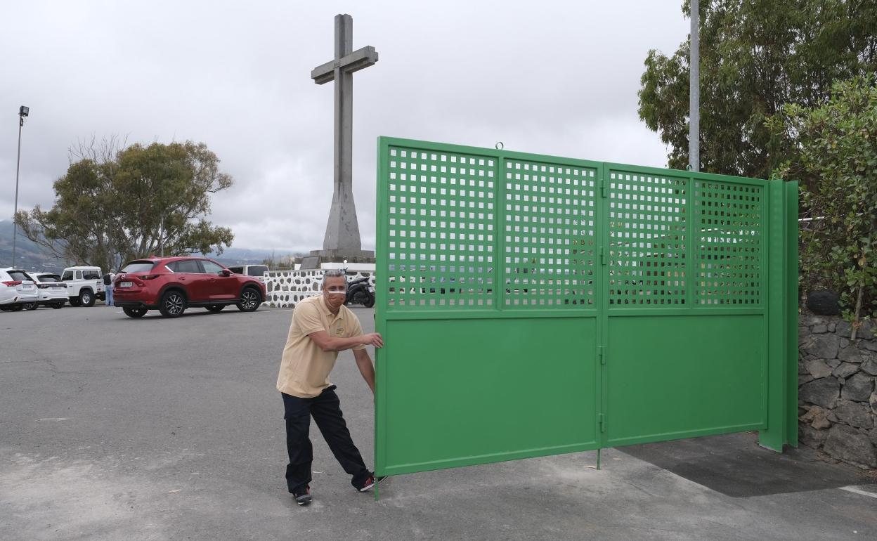 La nueva puerta y una valla se abrirán a las 09.00 horas y se cerrarán a las 20.00 horas. 