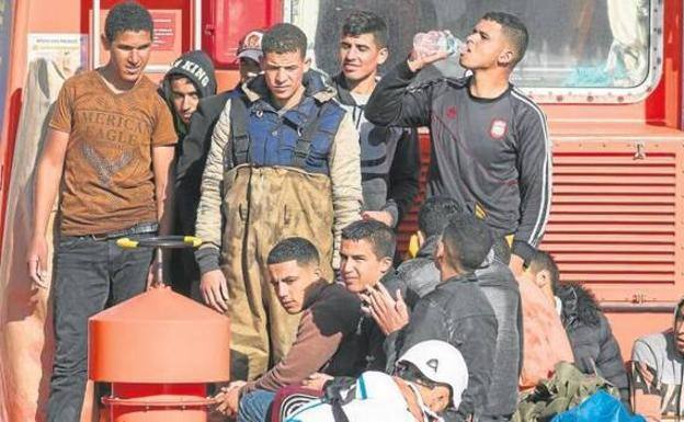 Canarias y el Estado estudian un protocolo de derivación de menores migrantes entre las CCAA