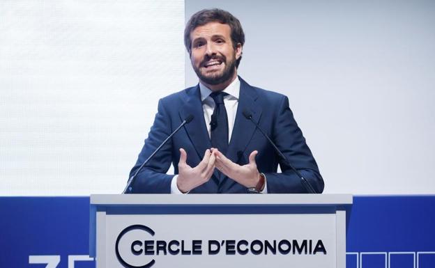 El presidente del PP, Pablo Casado, interviene en el Cercle D'Economía. 