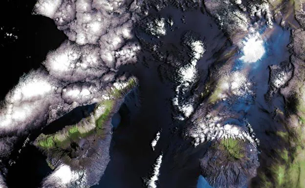 Primera imagen de Canarias obtenida desde el espacio con la cámara infrarroja DRAGO, representada en falso color.