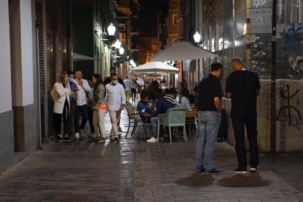 Fotos: Así vive la capital grancanaria el nuevo horario del cierre nocturno