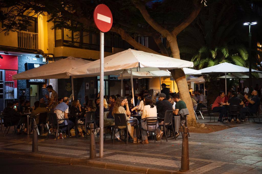 Fotos: Así vive la capital grancanaria el nuevo horario del cierre nocturno