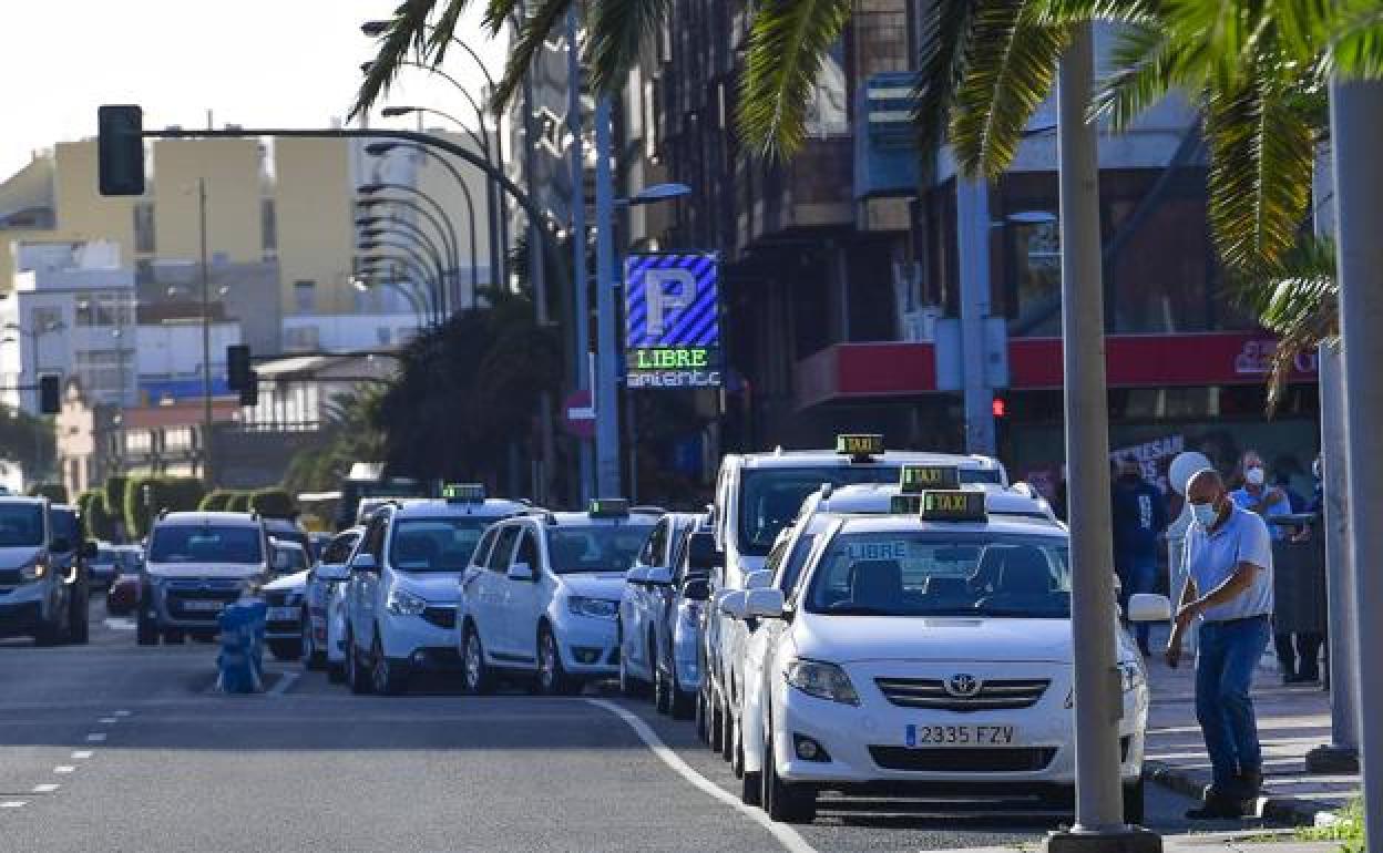 Parada de taxis en San Telmo. 