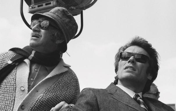 Imagen principal - Clint Eastwood junto al director Don Siegel y con el actor Andy Robinson, que encarna al psicópata Scorpio.