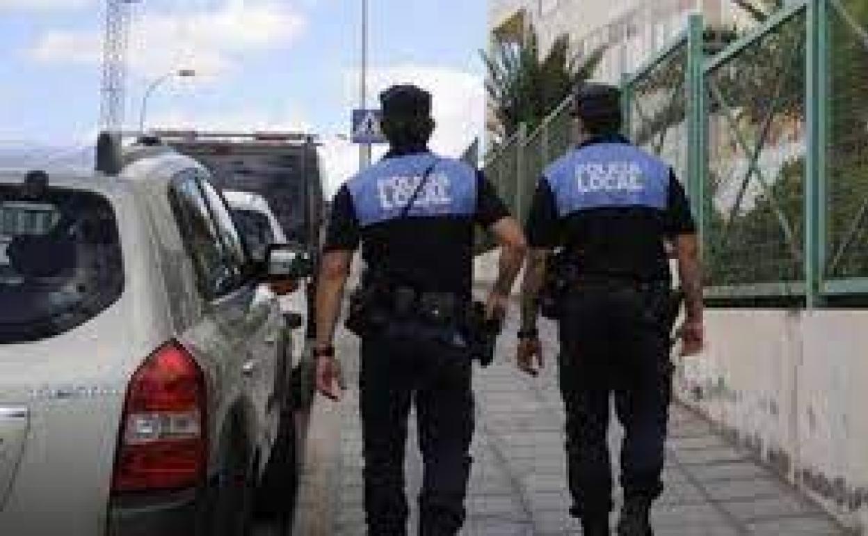 Agentes policiales. 