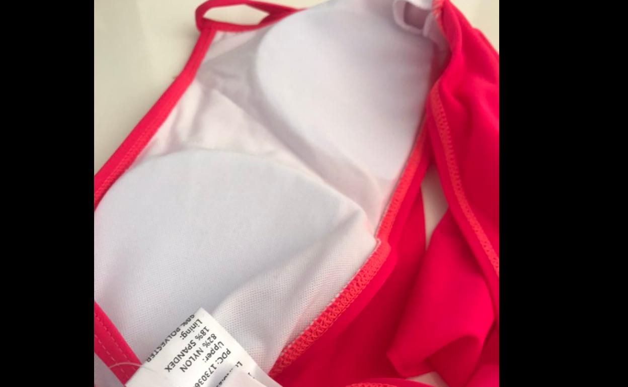 Piden retirar un bikini con relleno para niñas de cinco años