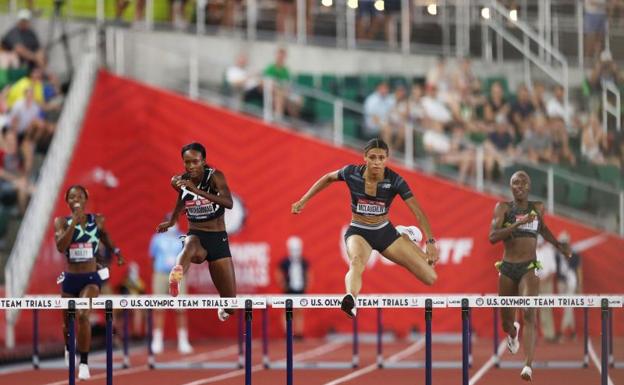 Sydney McLaughlin, durnate la prueba. 