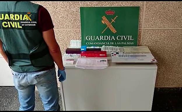 Pinchaban botox, ácido hialurónico y ponían hilos tensores en la cara sin título en La Aldea