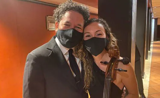 Gustavo Dudamel con Paula Torres. 