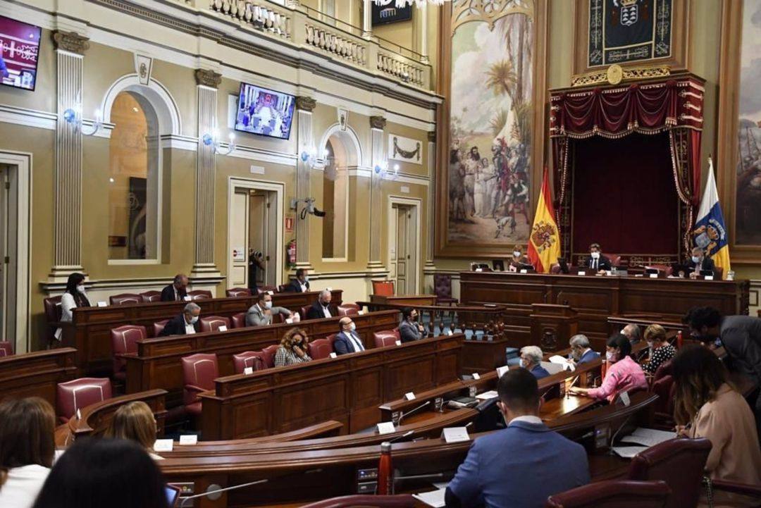 El 'no' del Parlamento al cambio del REF activa por primera vez la negociación bilateral