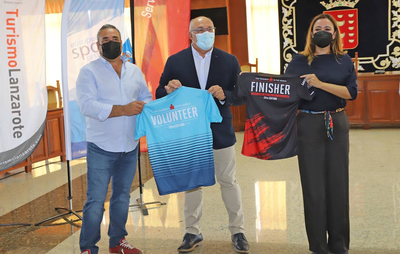 Imagen de las autoridades y organizadores en la presentación de la prueba este miércoles. 