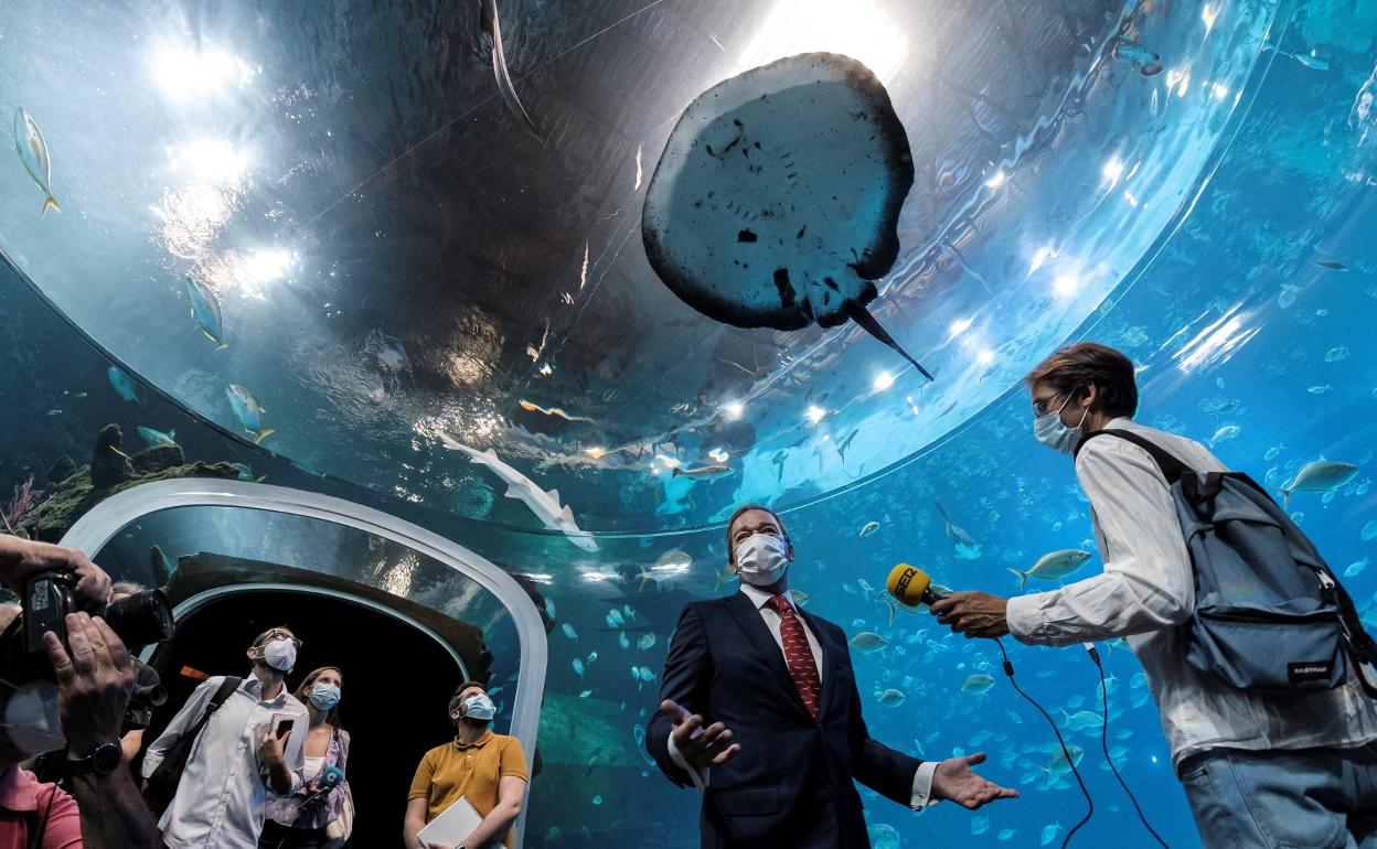 Christoph Kiessling, en el acuario Poema del Mar, un icono turístico de la capital grancanaria. 