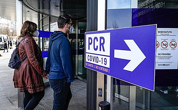 La incidencia sube a los 117 casos y se dispara en los jóvenes hasta los 290