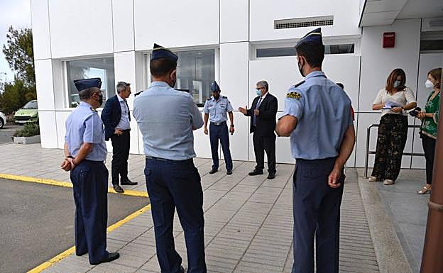 Imagen principal - PLOCAN agradece la colaboración al Ejército del Aire