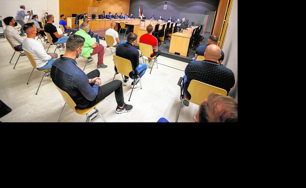 Imagen de los acusados durante la vista oral celebrada ante la Audiencia Provincial de Las Palmas. 