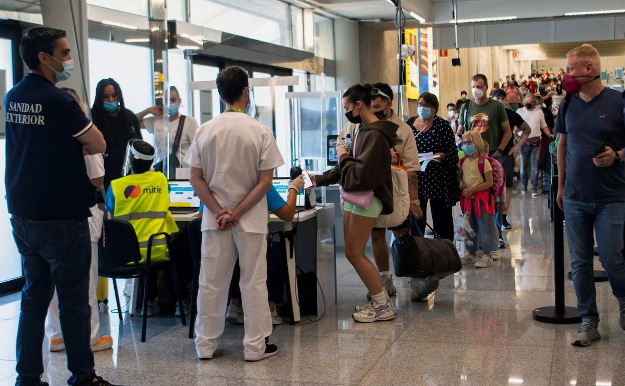 La apertura al turismo extranjero solo logra 2 millones de viajeros en junio