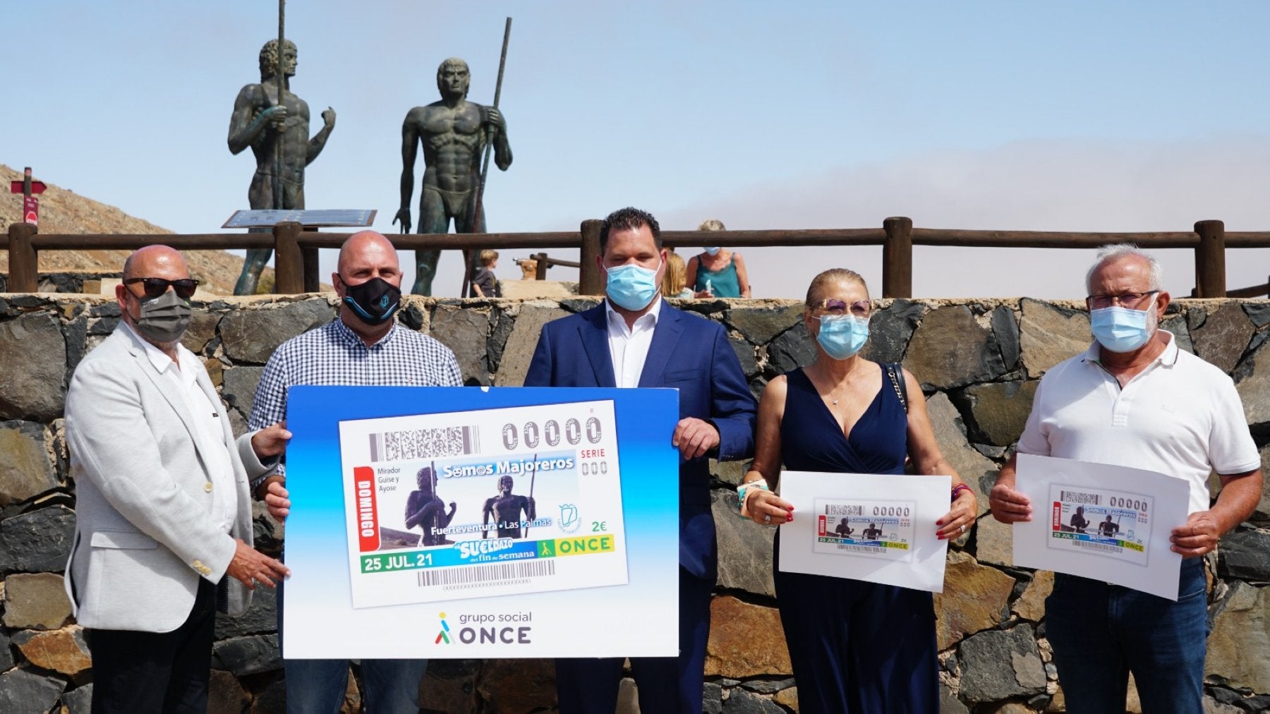 Sergio Lloret y José Antonio López, entre otros, en la presentación de ayer. 