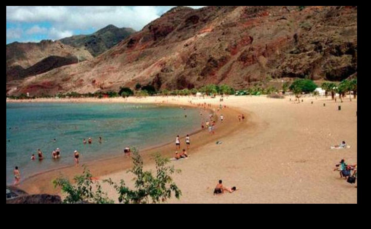 Localizan a una menor bañándose sola en Las Teresitas mientras su padre bebía