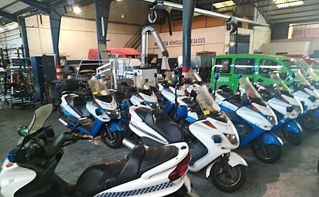 Las averías y los problemas de renovación de vehículos 'frenan' a la Policía Local 