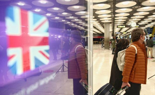 España permanecerá en la lista 'ámbar' para viajeros a Reino Unido