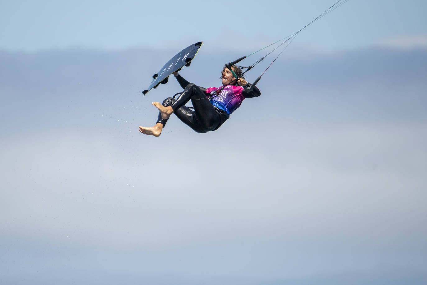 Fotos: El burrero acoge el campeonato de España de Kiteboarding y la primera competicion de Wing Foil de la isla