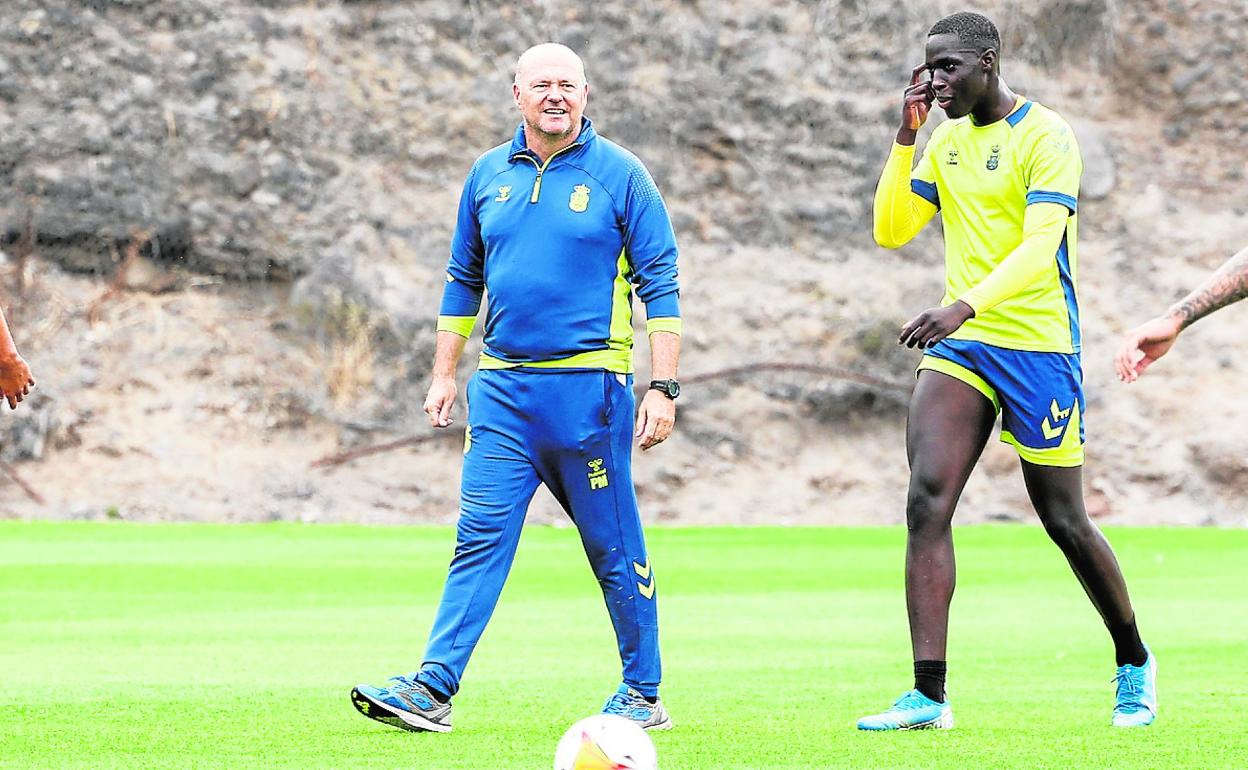 Pepe Mel nunca ha ganado en la jornada inaugural del campeonato con la UD Las Palmas. 