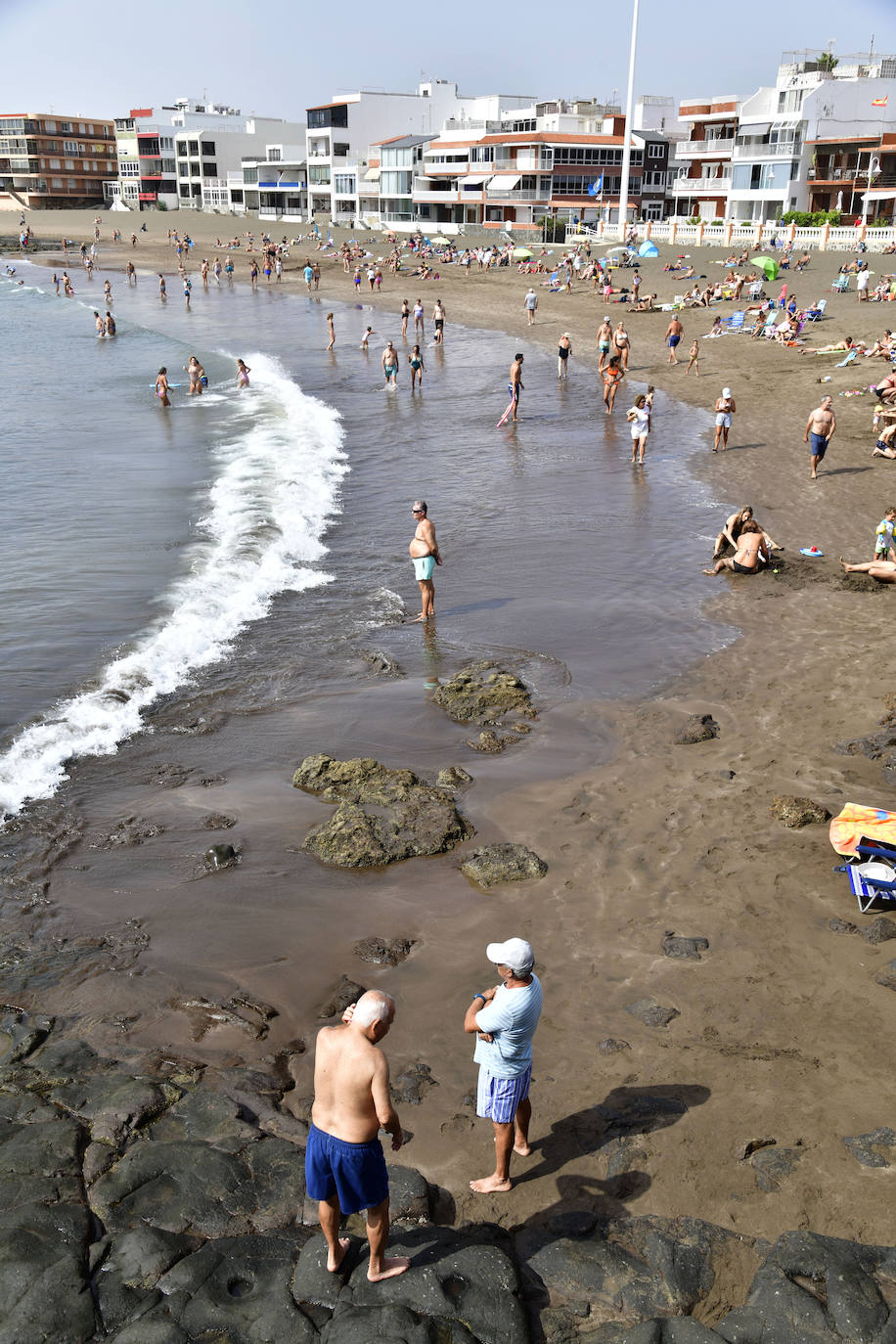 Fotos: Las playas grancanarias, a rebosar en plena ola de calor