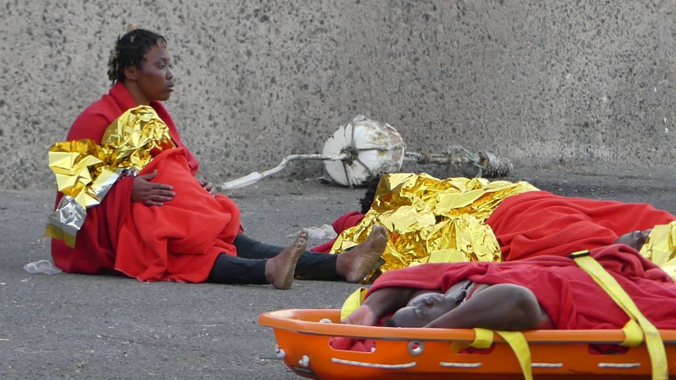 Fotos: Llegada de los inmigrantes rescatados al muelle de Arguineguín