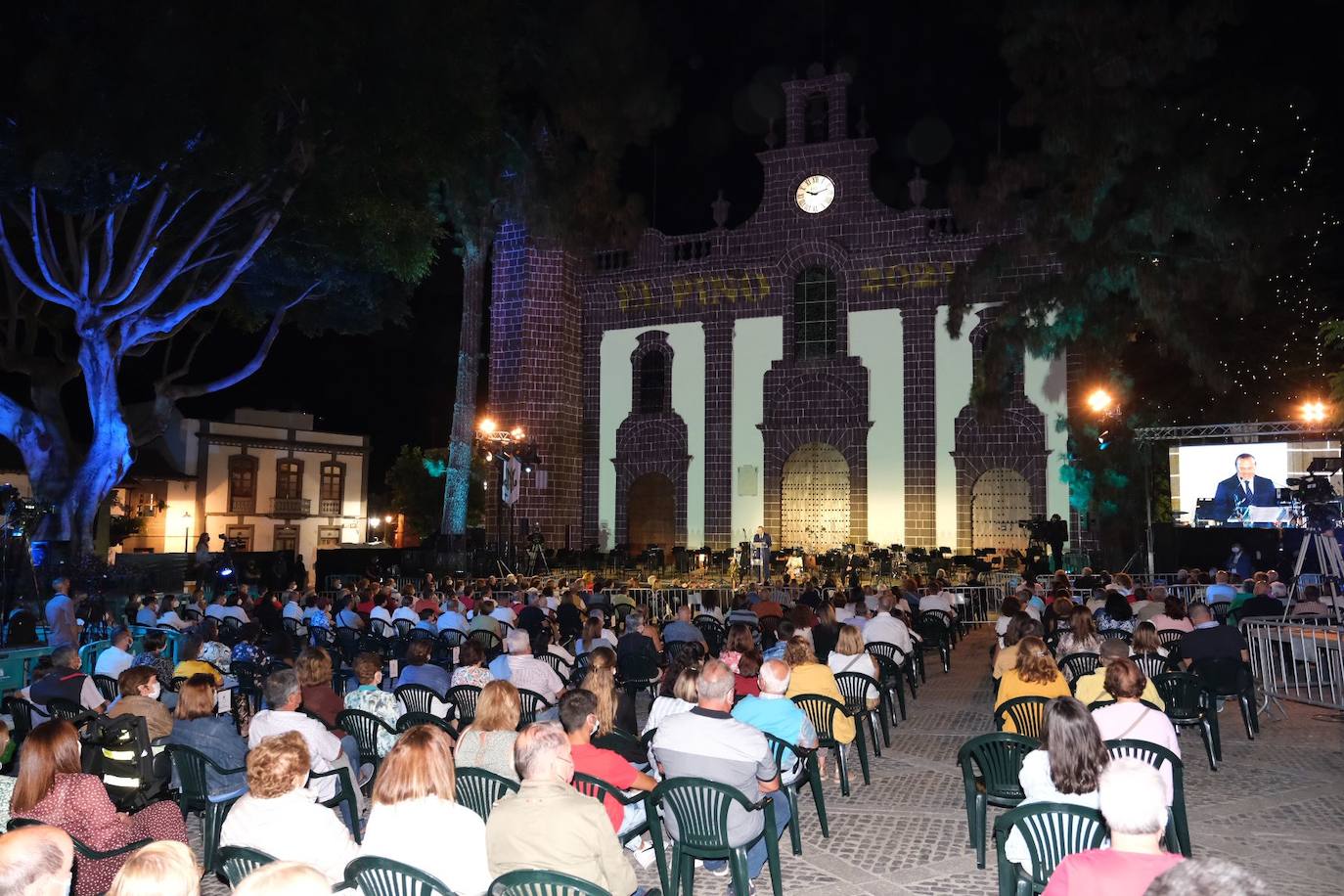 Fotos: Arrancan las Fiestas del Pino con el pregón de Carolina Darias