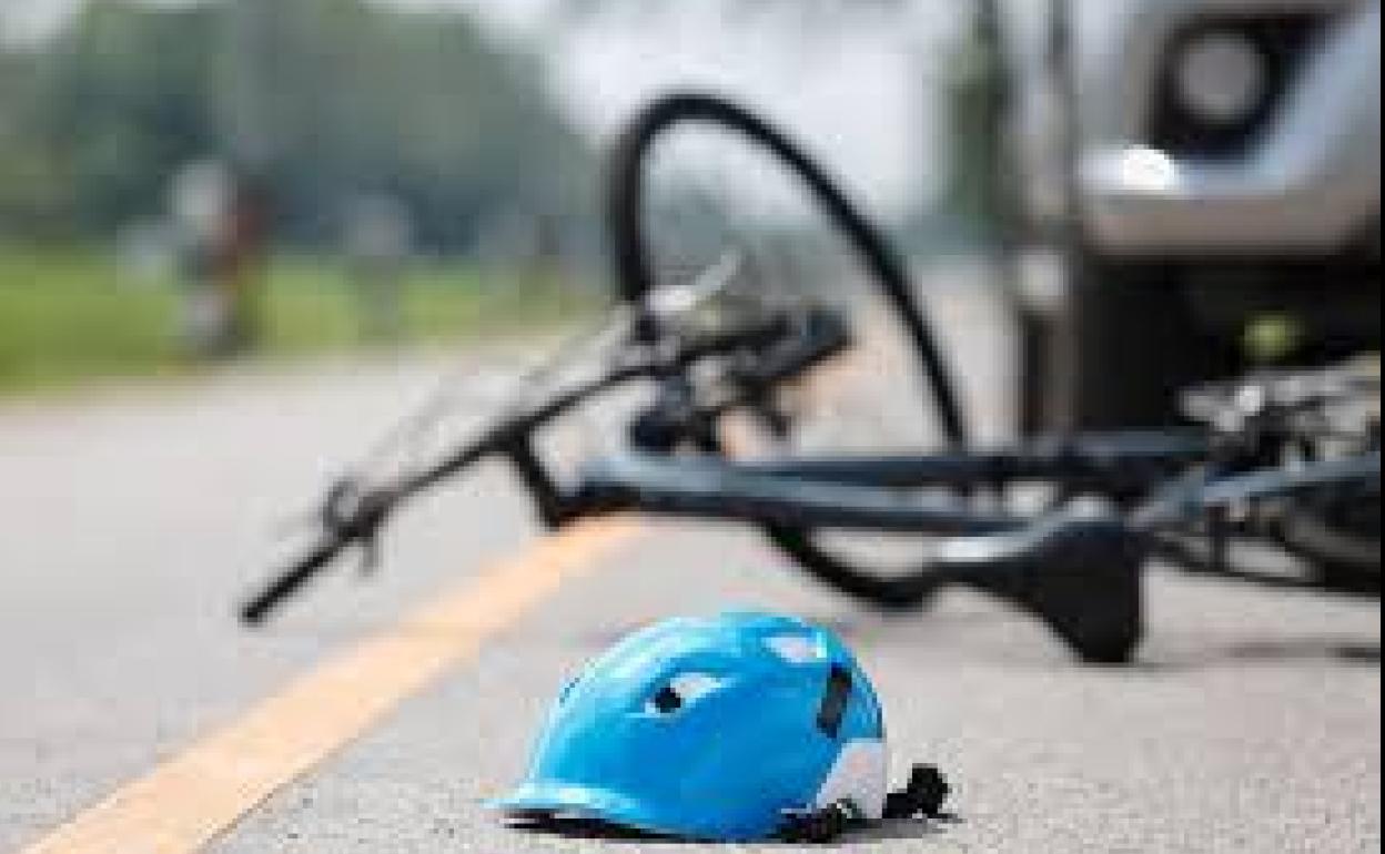 Un ciclista grave tras chocar contra un turismo en la capital grancanaria 
