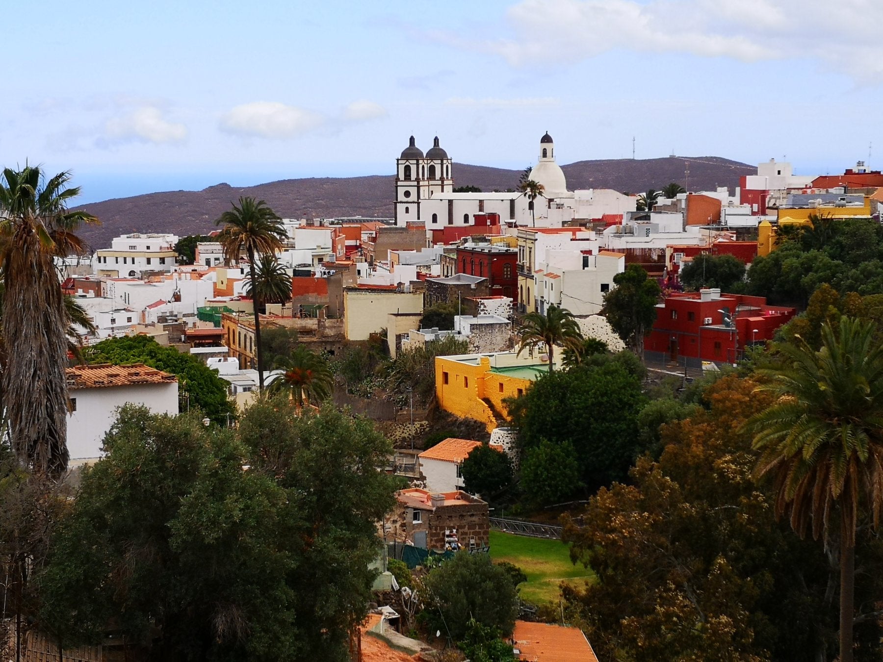 Imagen panorámica de la Villa de Ingenio con la parroquia de Nuestra Señora de la Candelaria al fondo. 