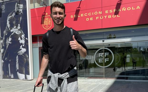 Aymeric Laporte, a su llegada a la Ciudad del Fútbol de Las Rozas.