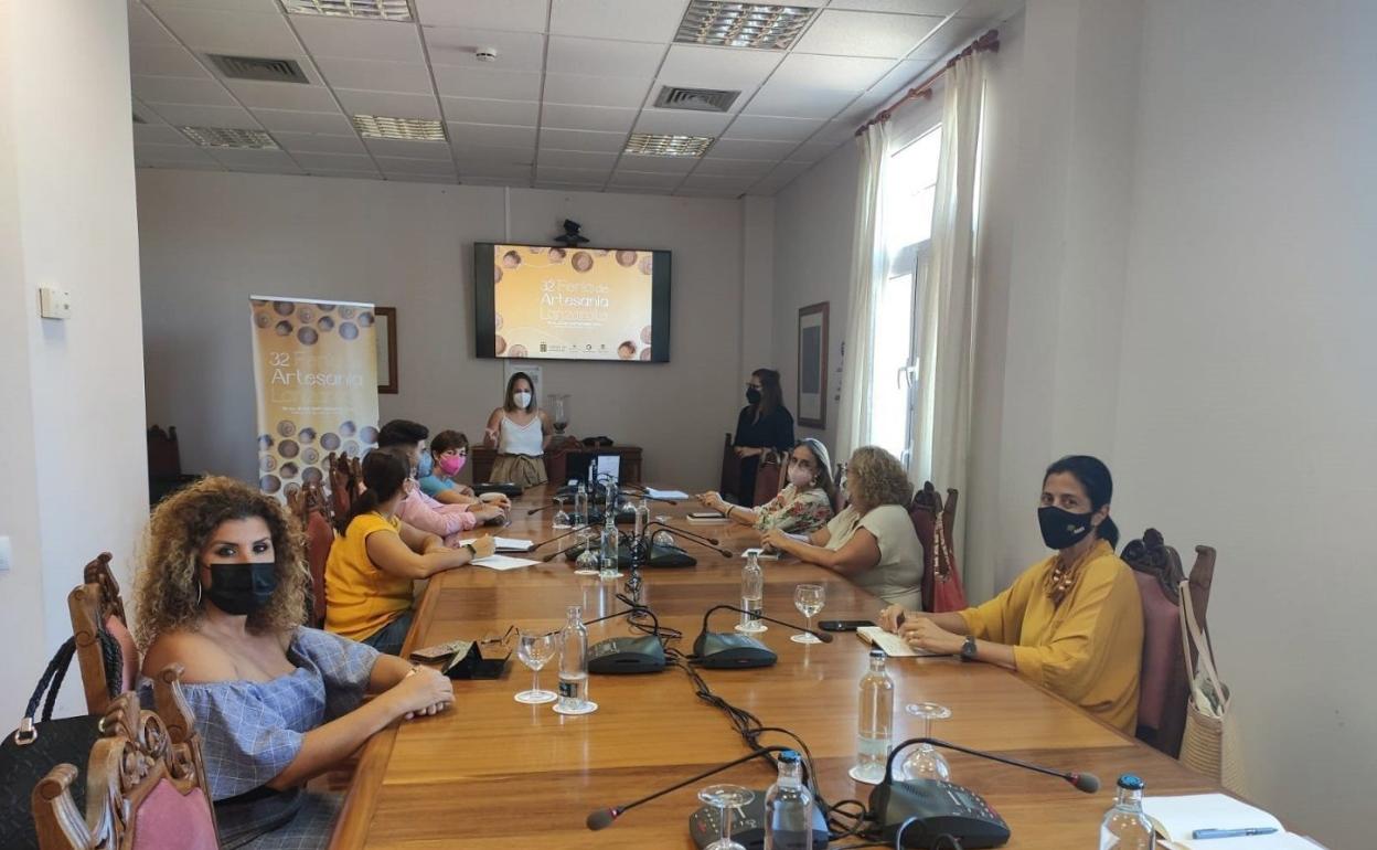 Preparativos de la Feria, este viernes en el Cabildo. 