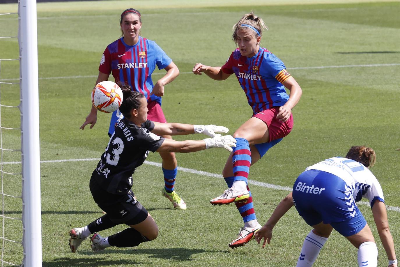 Fotos: El Barcelona Femenino arrolla al Grandilla (5-0)