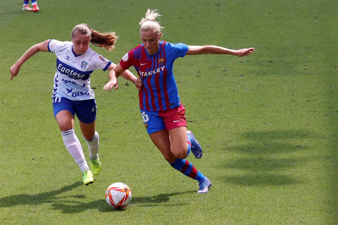 Fotos: El Barcelona Femenino arrolla al Grandilla (5-0)