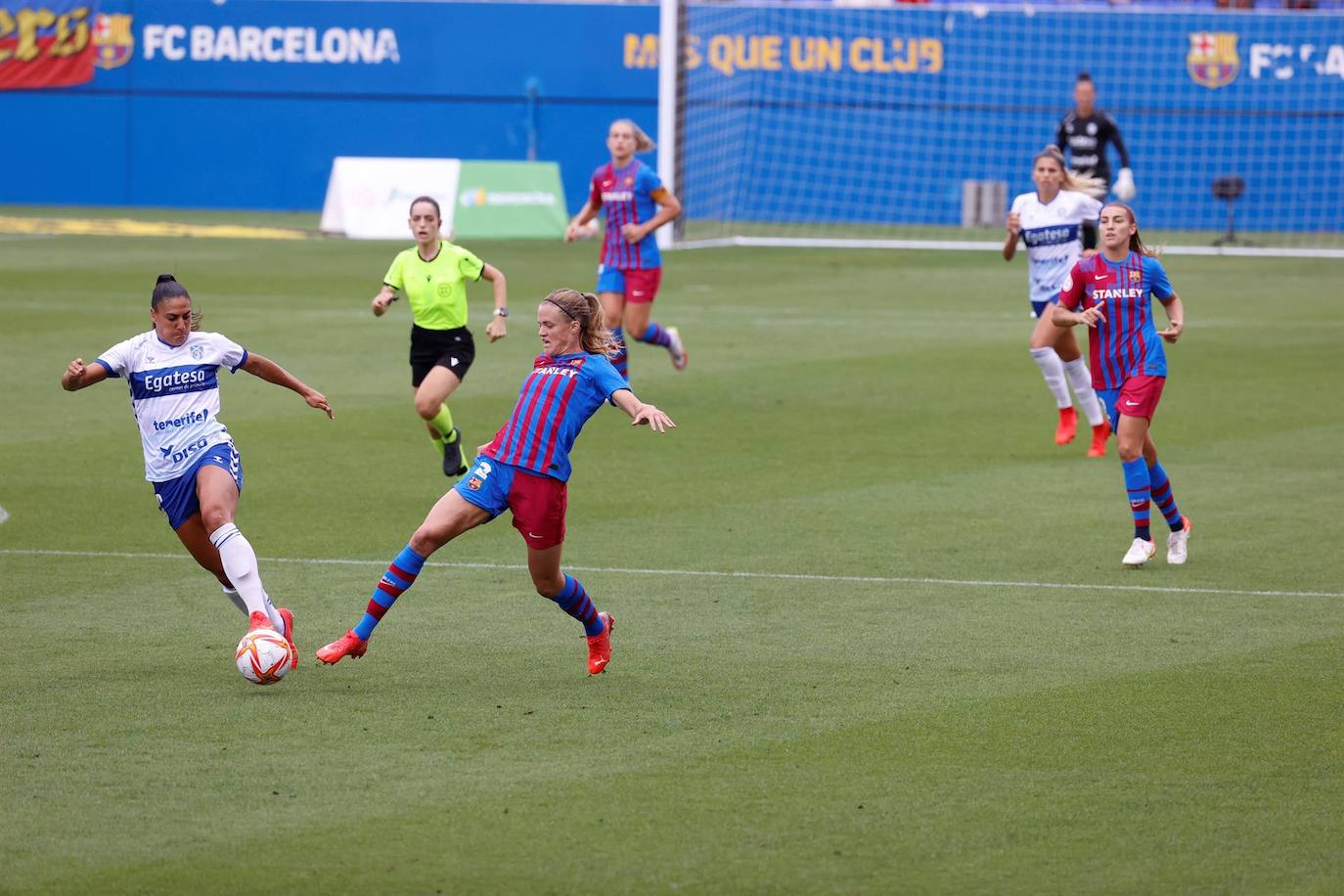 Fotos: El Barcelona Femenino arrolla al Grandilla (5-0)